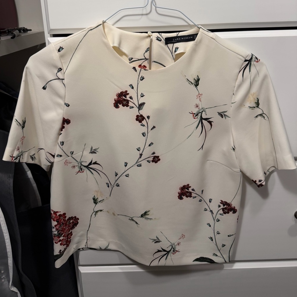 Zara Woman Cream and Black Printed Top